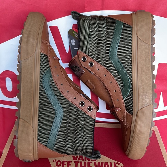 Vans Sk8-Hi Mte-1
Green/Gum
VNOA5HZY17P
WMNS boots - sneakers - Picture 12 of 16